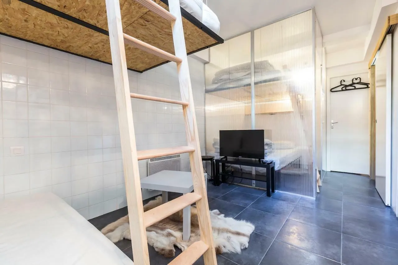 Apartment Attractive 25 M2 In A District *